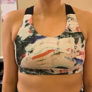 Lululemon sports bra size 8